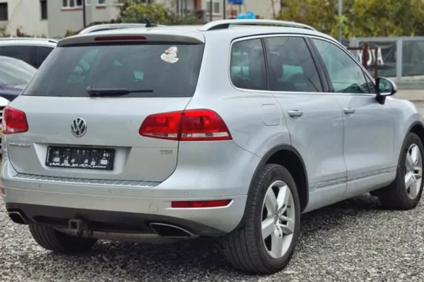 Makina ne shitje ne Tirane - 9,800 Euro