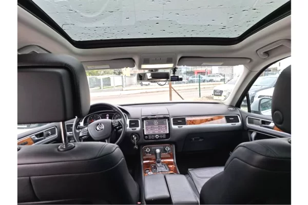 Makina ne shitje ne Tirane - 9,800 Euro