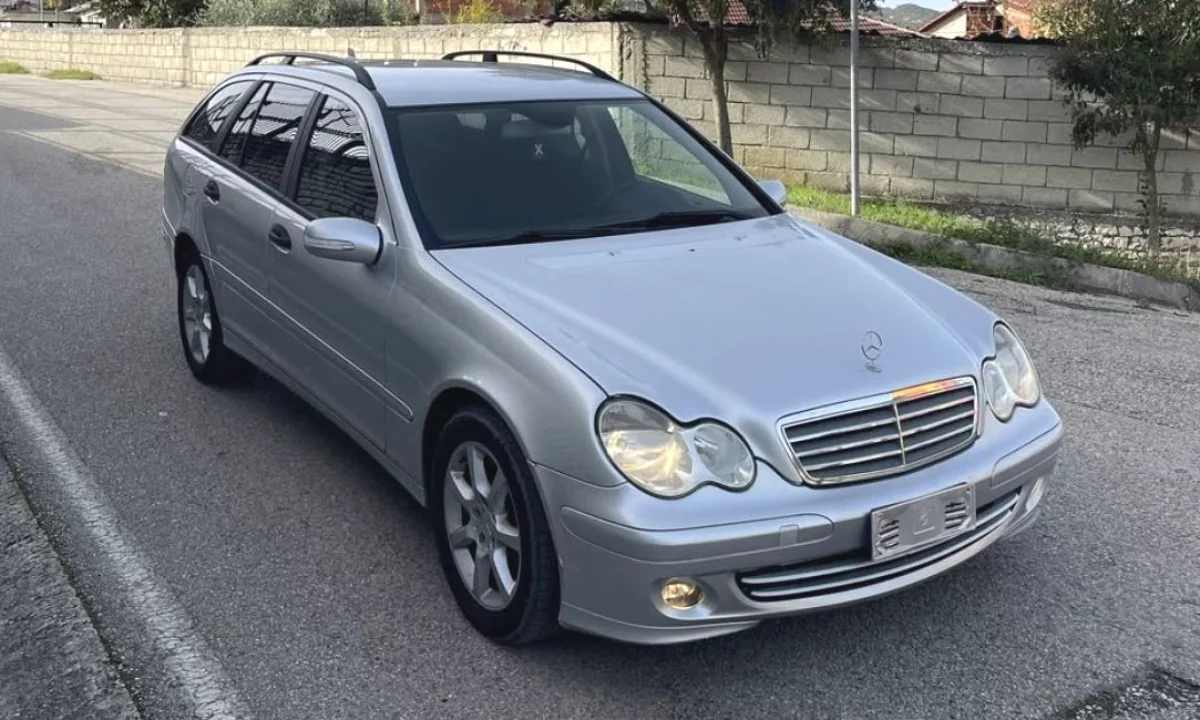 Makina ne shitje ne Tirane, Mercedes-Benz, 2007 Diesel,Kambio Automatik Pagesa 3,750  Euro.