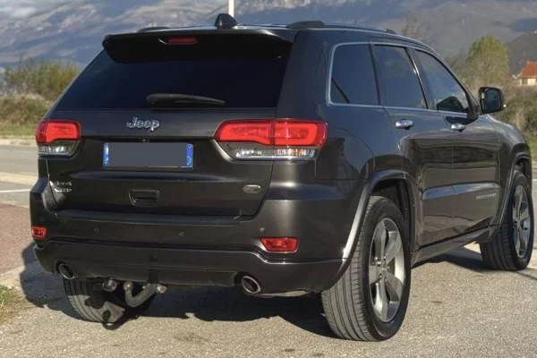 Makina ne shitje ne Tirane - 14,800 Euro