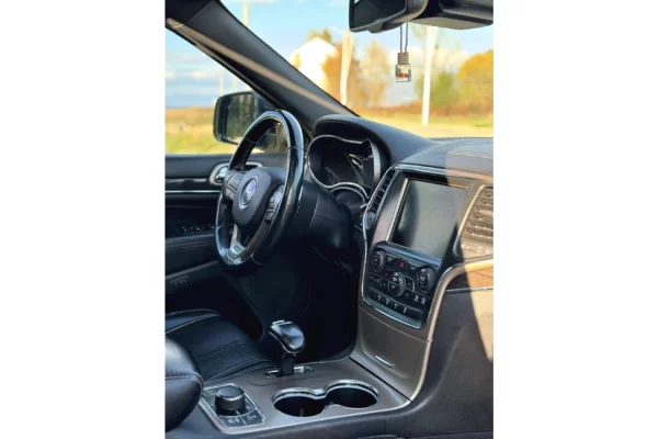 Makina ne shitje ne Tirane - 14,800 Euro