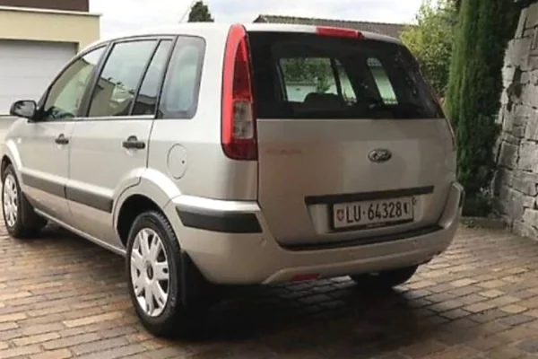 Makina ne shitje ne Elbasan - 4,500 Euro