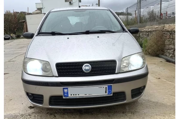 Makina ne shitje ne Tirane - 1,850 Euro