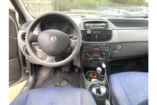 Makina ne shitje ne Tirane - 1,850 Euro