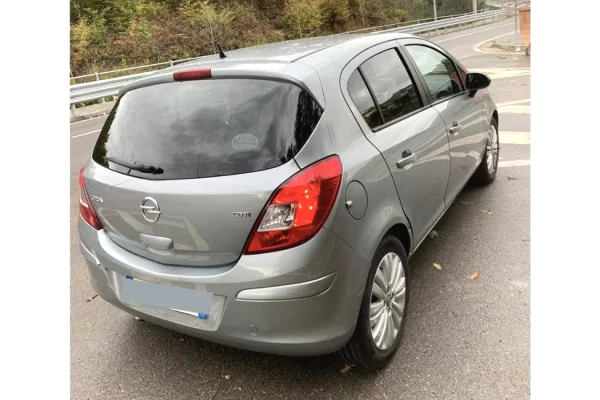 Makina ne shitje ne Tirane - 3,300 Euro