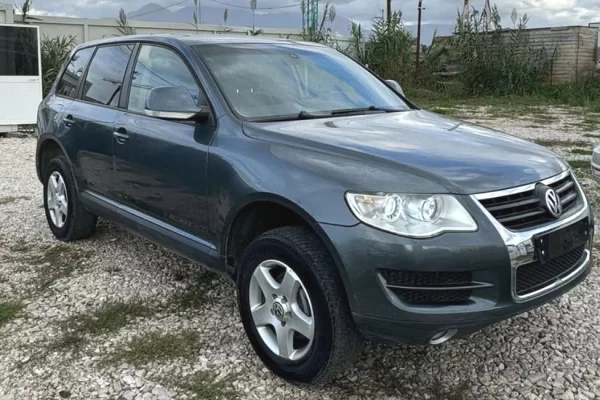 Makina ne shitje  ne Tirane - 6,300 Euro