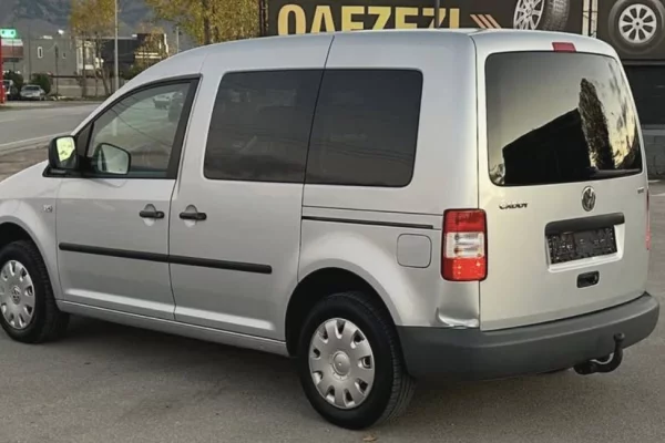 Cars for sale in Tirana - 3,999 Euro