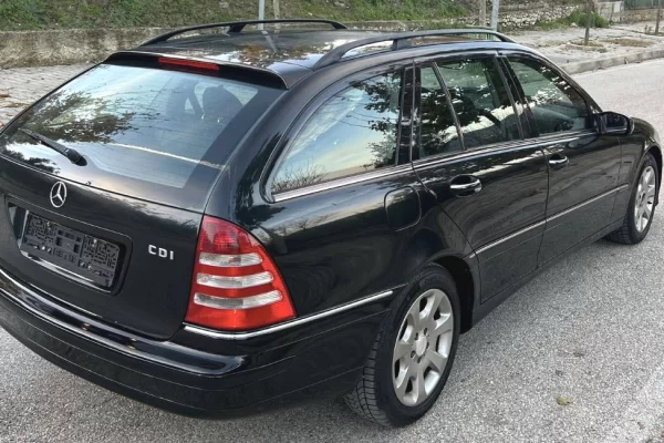 Cars for sale in Tirana - 4,000 Euro