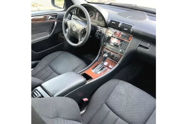 Cars for sale in Tirana - 4,000 Euro