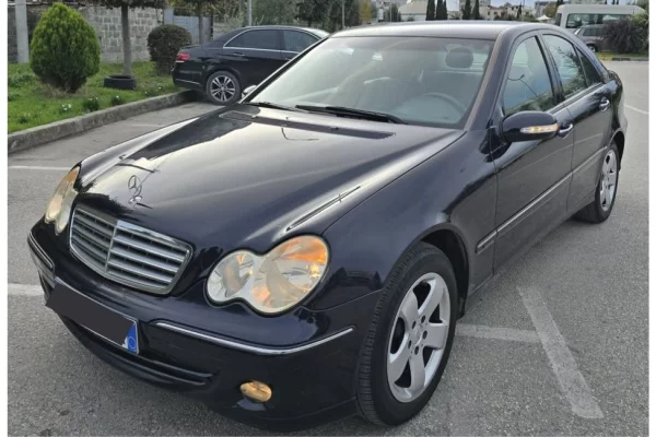 Cars for sale in Tirana - 4,000 Euro