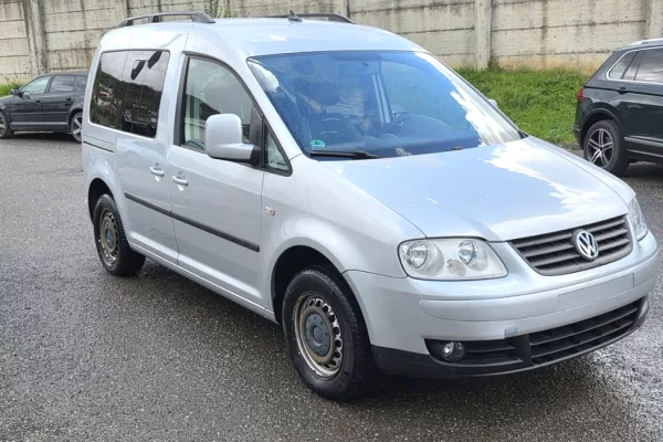 Cars for sale in Tirana - 4,000 Euro