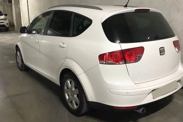 Makina ne shitje ne Tirane - 3,000 Euro