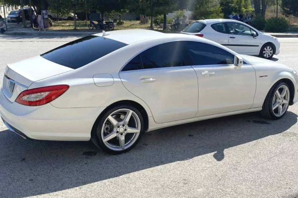 Auto in Vendita  a Tirana - 10,500 Euro