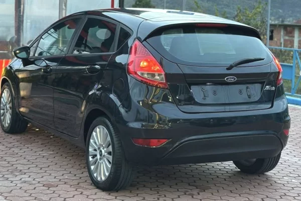 Auto in Vendita  a Tirana - 3,850 Euro