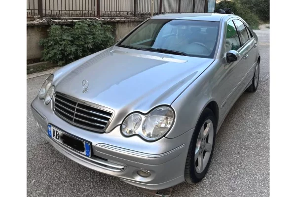 Auto in Vendita  a Tirana - 3,600 Euro