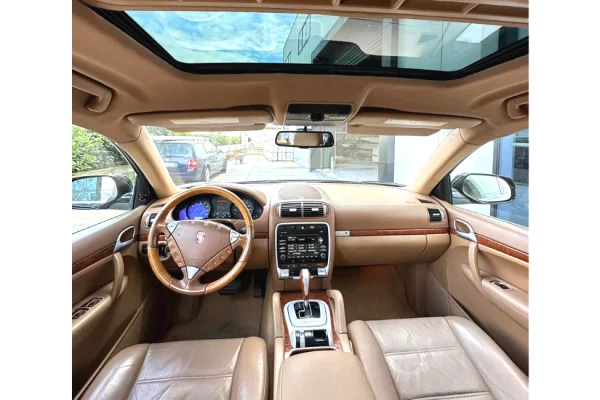 Auto in Vendita  a Tirana - 7,000 Euro