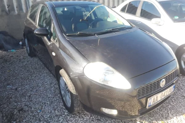 Auto in Vendita  a Tirana - 3,500 Euro