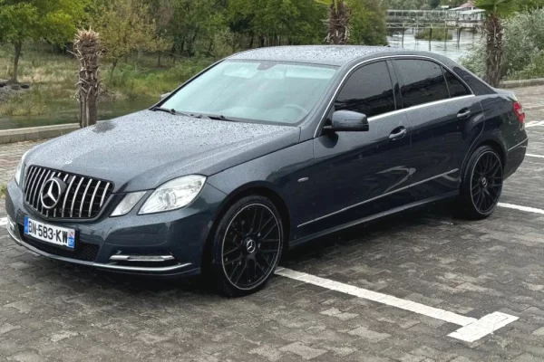 Auto in Vendita  a Tirana - 9,500 Euro