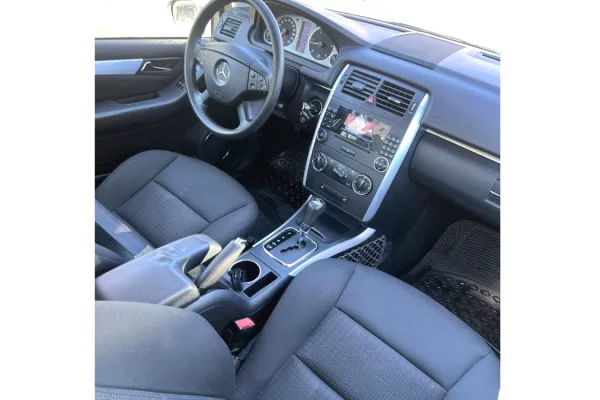 Auto in Vendita  a Tirana - 3,700 Euro