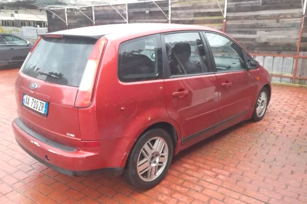 Auto in Vendita  a Tirana - 2,600 Euro