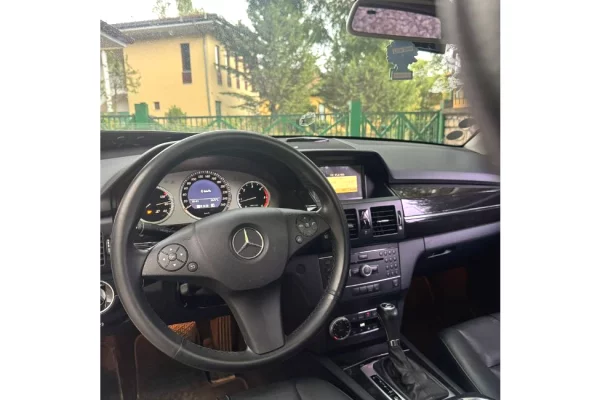 Makina ne shitje  ne Tirane - 8,500 Euro