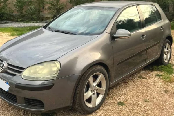 Makina ne shitje ne Tirane - 3,500 Euro