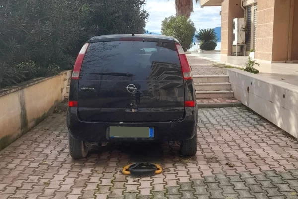 Auto in Vendita a Tirana - 700 Euro