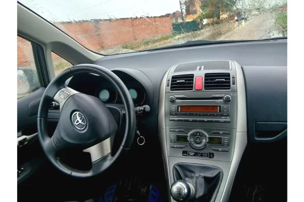 Auto in Vendita a Koriza - 6,000 Euro