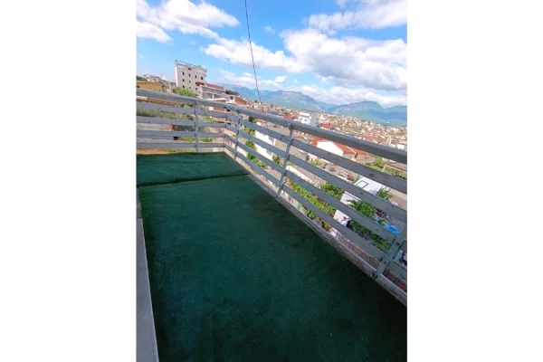 Shtepi me qera Apartament ne Tirane, 2+1, Mobilimi E mobiluar, Pagesa 300  Euro.