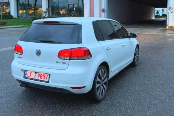 Makina ne shitje ne Tirane - 6,599 Euro