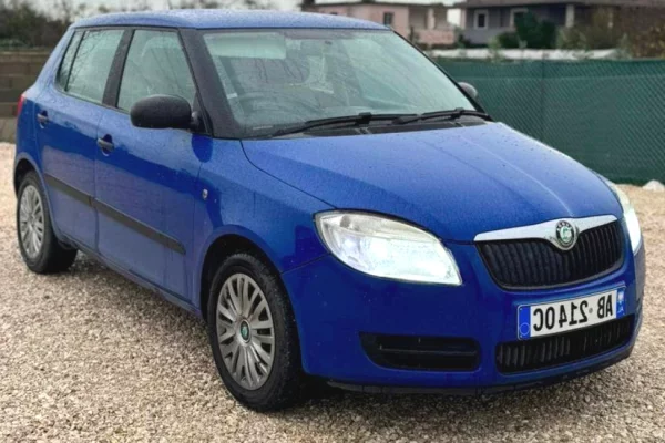 Makina ne shitje ne Tirane - 3,000 Euro