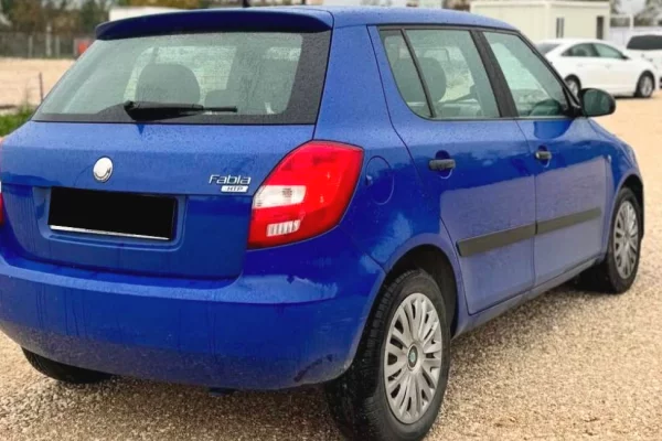 Makina ne shitje ne Tirane - 3,000 Euro