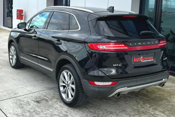 Makina ne shitje ne Tirane - 14,500 Euro