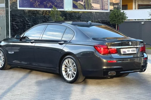 Makina ne shitje ne Fier - 15,000 Euro