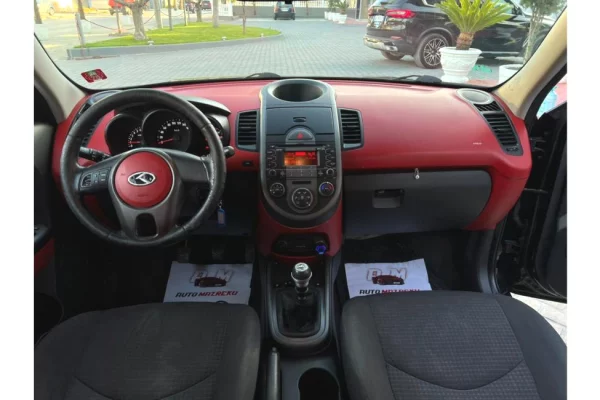 Makina ne shitje ne Fier - 2,800 Euro