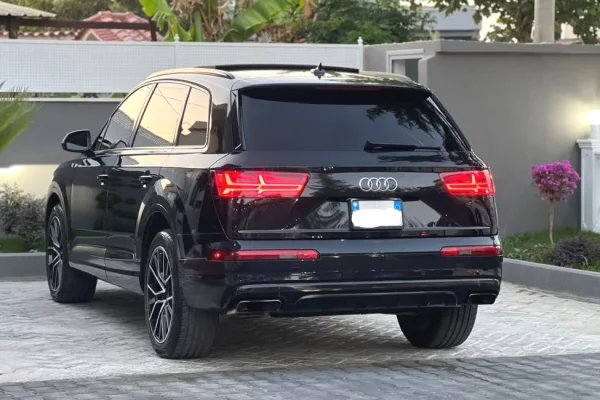 Makina ne shitje ne Fier - 18,000 Euro