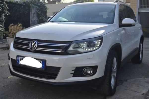 Makina ne shitje ne Tirane - 8,900 Euro