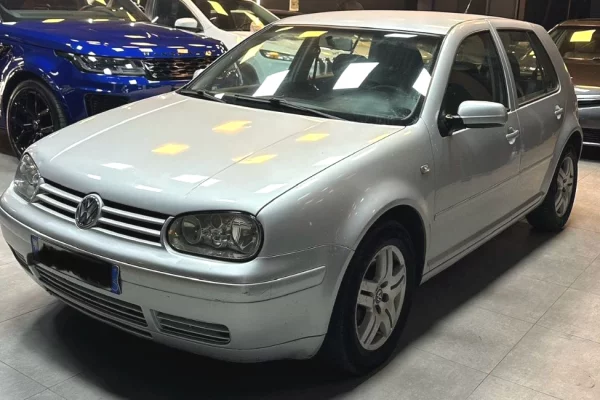 Makina ne shitje ne Tirane - 1,700 Euro