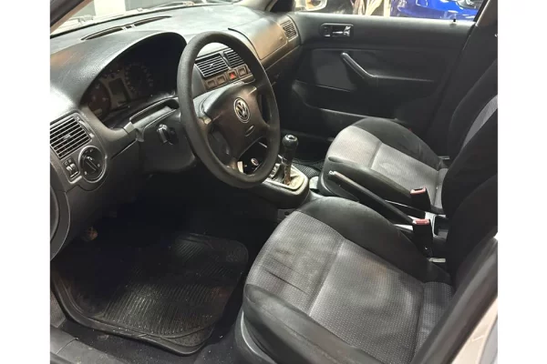 Makina ne shitje ne Tirane - 1,700 Euro