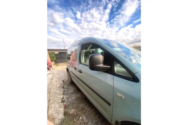 Cars for sale in Tirana, Volkswagen, 2006 Diesel,Kambio Automatik Payment 4,300  Euro.