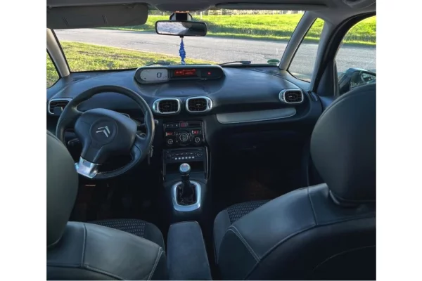 Auto in Vendita a Tirana - 3,700 Euro