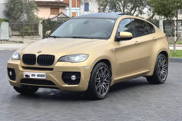 Makina ne shitje ne Fier - 8,500 Euro