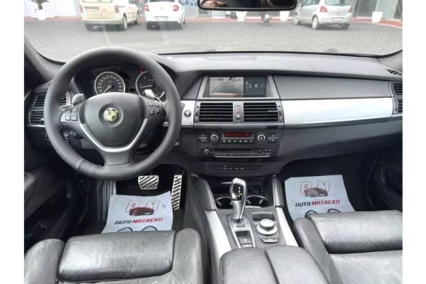 Makina ne shitje ne Fier - 8,500 Euro