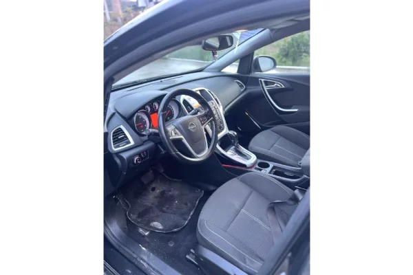 Auto in Vendita a Tirana - 4,890 Euro