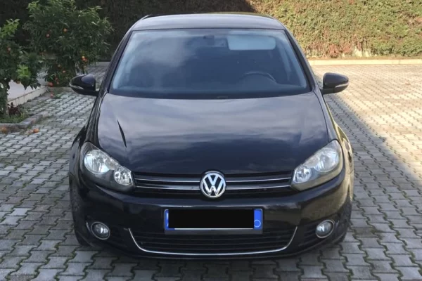 Makina ne shitje ne Tirane - 7,000 Euro