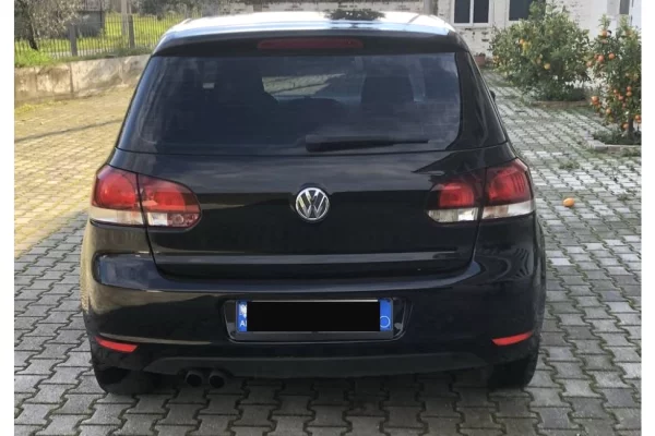 Makina ne shitje ne Tirane - 7,000 Euro