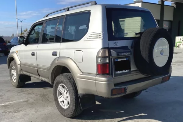 Auto in Vendita a Tirana - 11,500 Euro