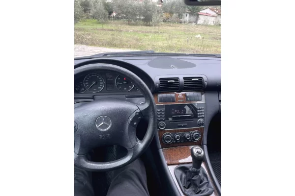 Auto in Vendita a Tirana - 2,900 Euro