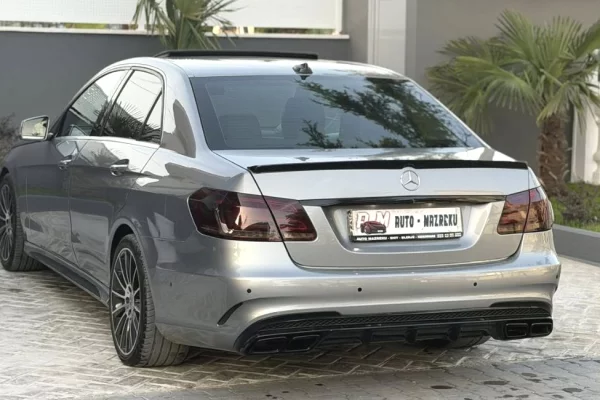 Makina ne shitje ne Fier - 10,900 Euro