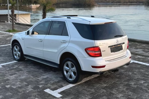 Auto in Vendita a Tirana - 10,500 Euro